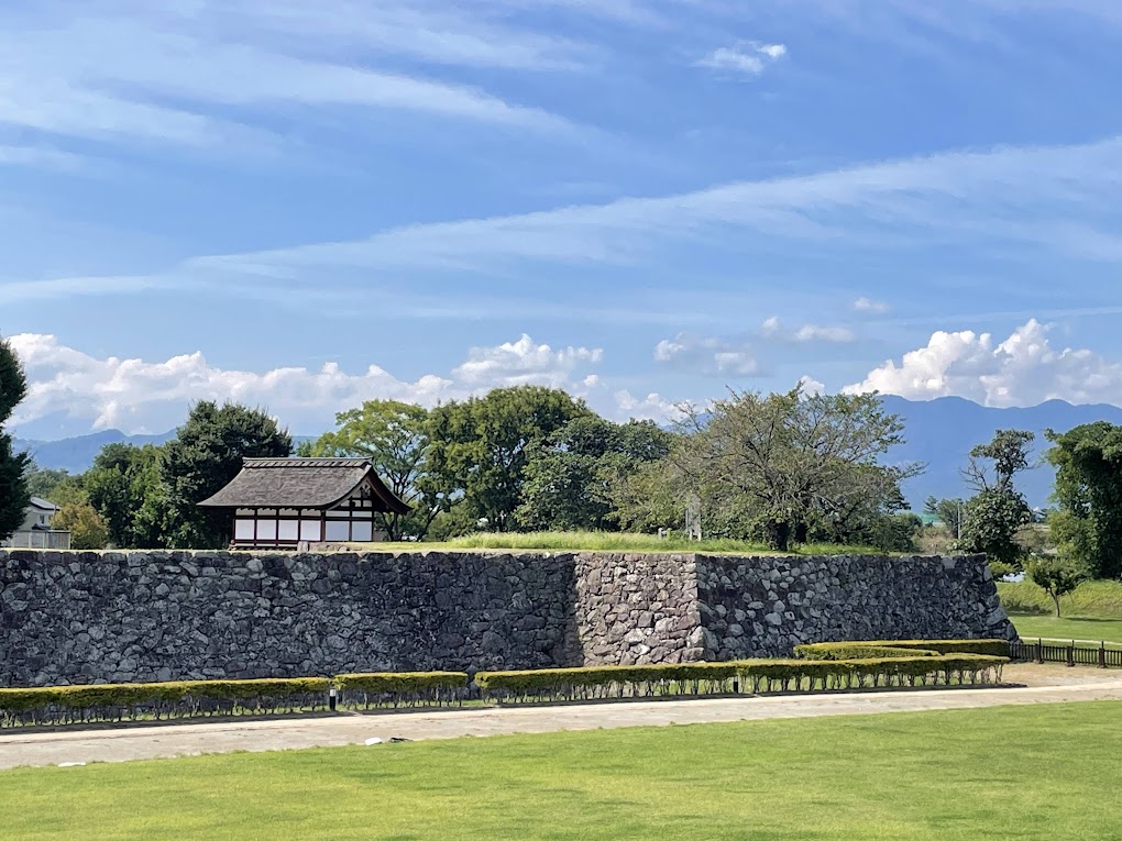 写真ー３１　松代城／二の丸から本丸を望む