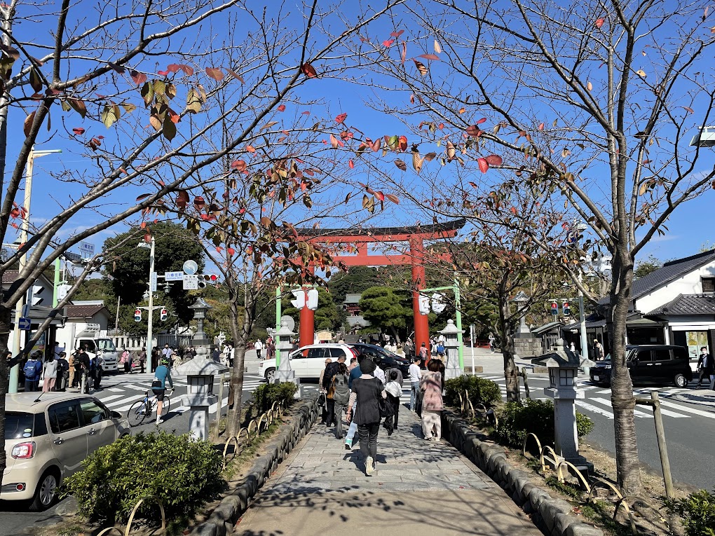 写真ー６　三の鳥居へ向かう